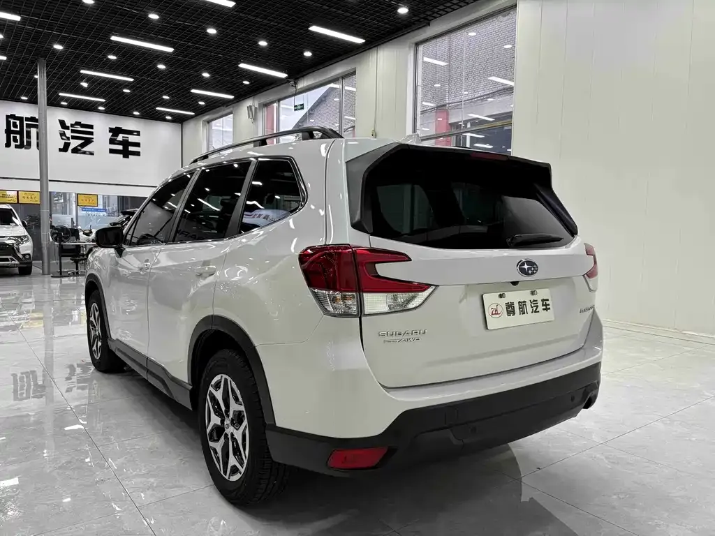 Subaru Forester — фото 10