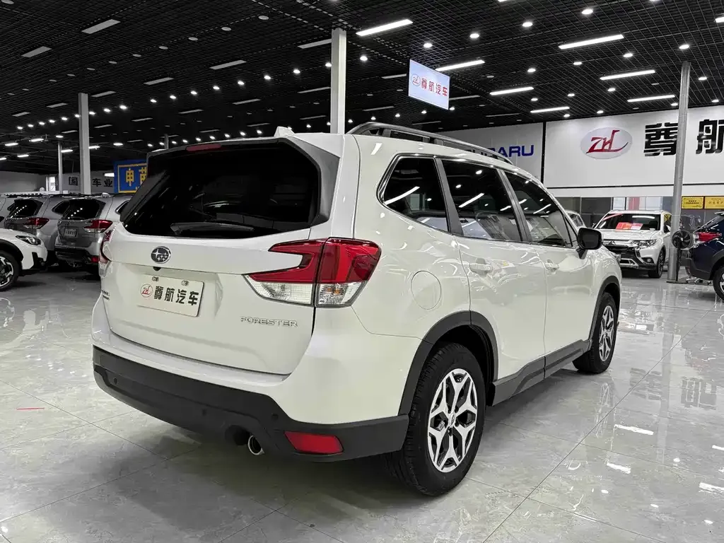 Subaru Forester — фото 2