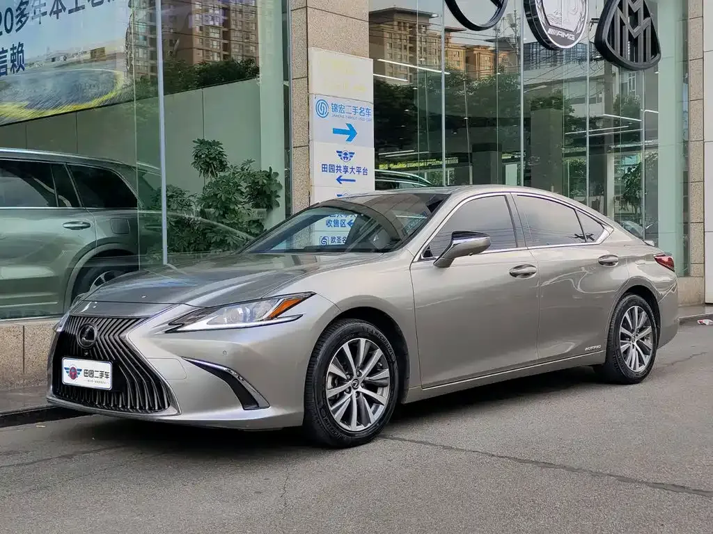 Lexus ES — фото 1