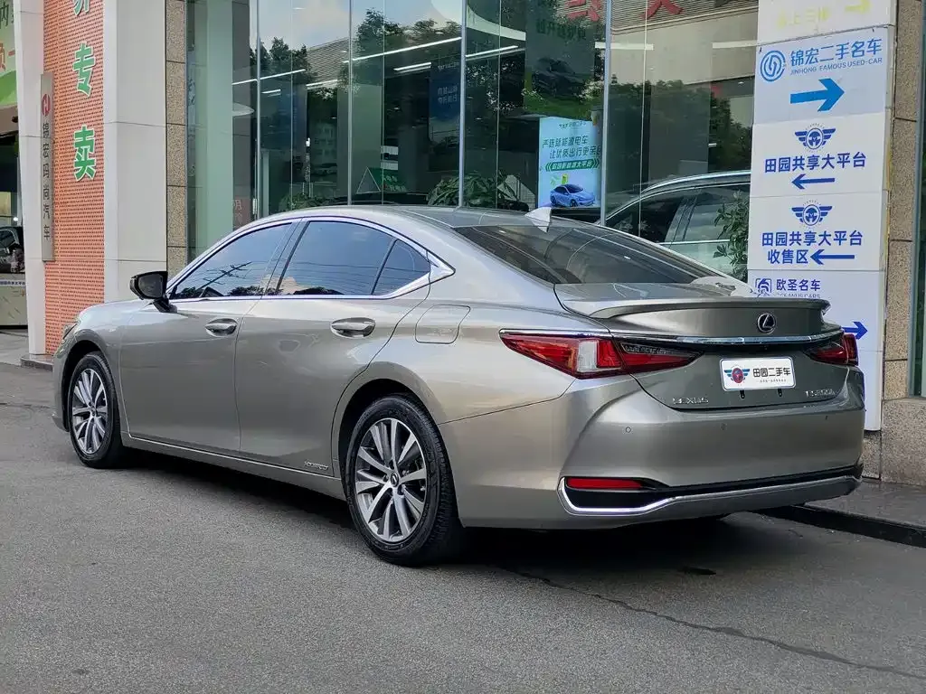 Lexus ES — фото 4