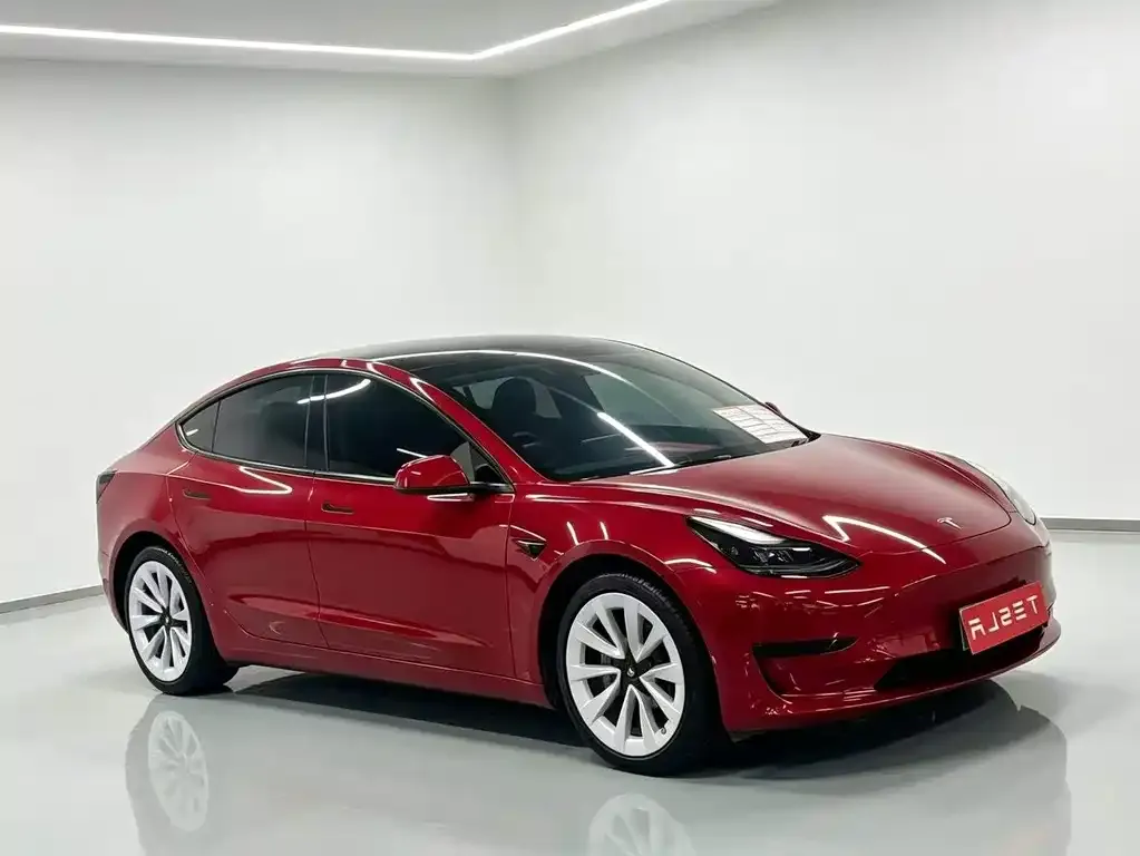 Tesla Model 3 — фото 5