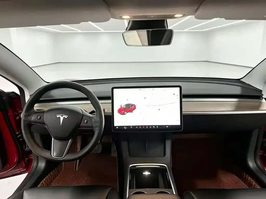 Tesla Model 3 — фото 6