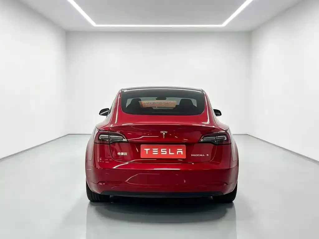 Tesla Model 3 — фото 3