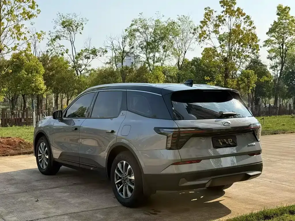 Ford Edge — фото 7