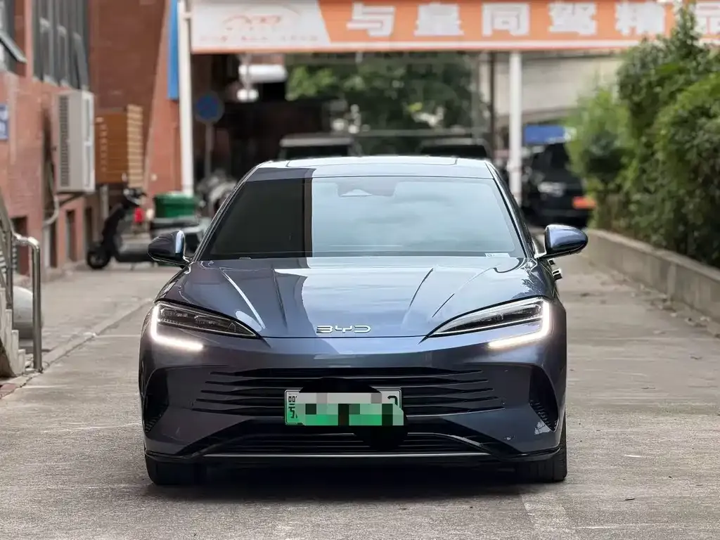 BYD Seal — фото 8