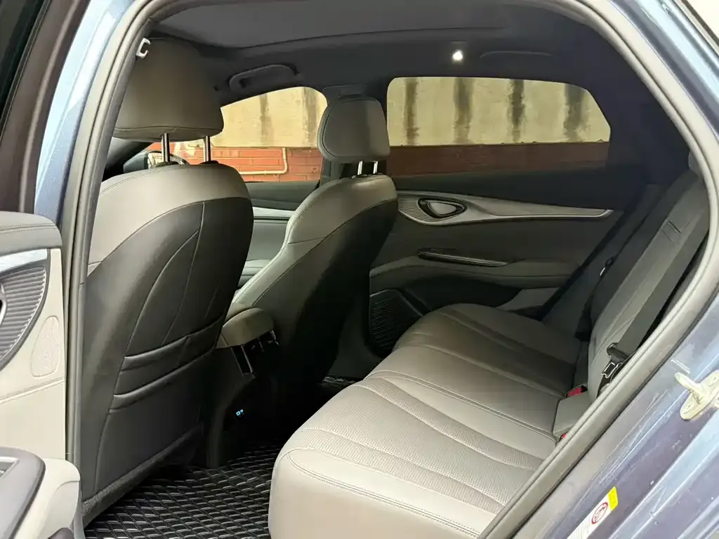 BYD Seal — фото 6