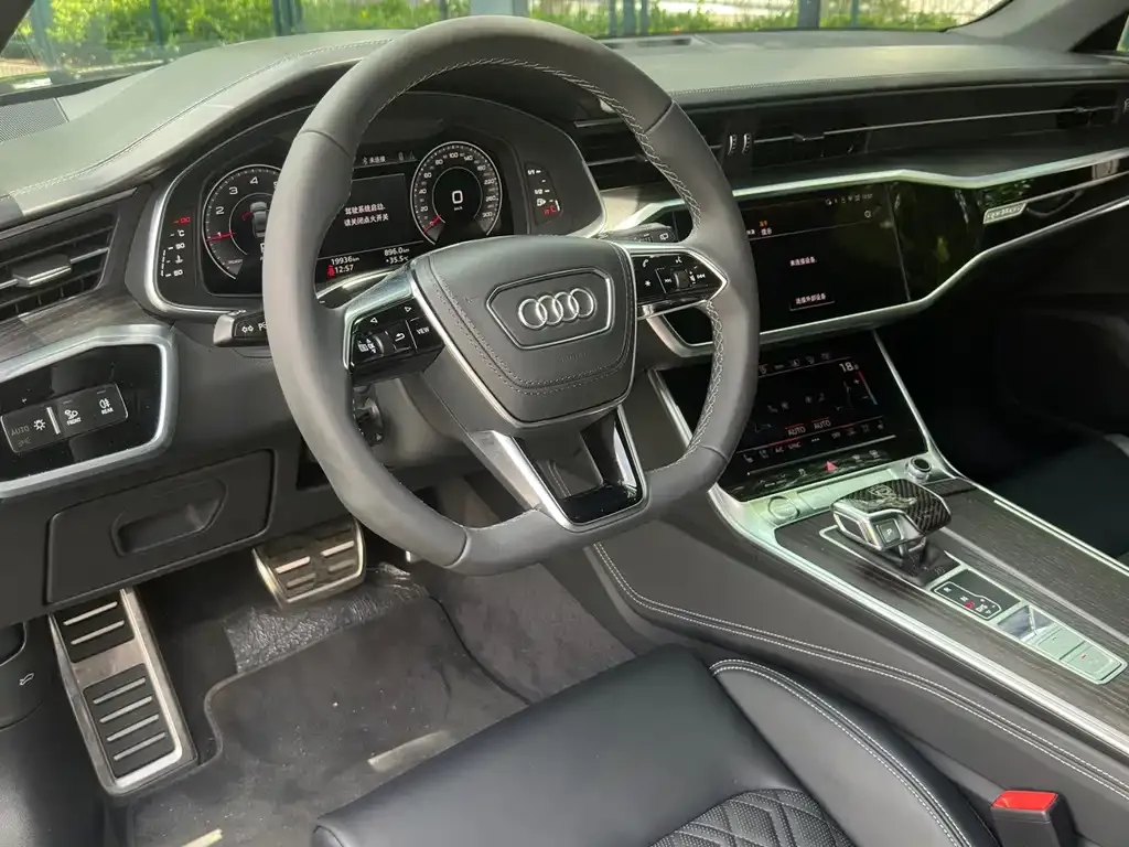 Audi A6L — фото 5