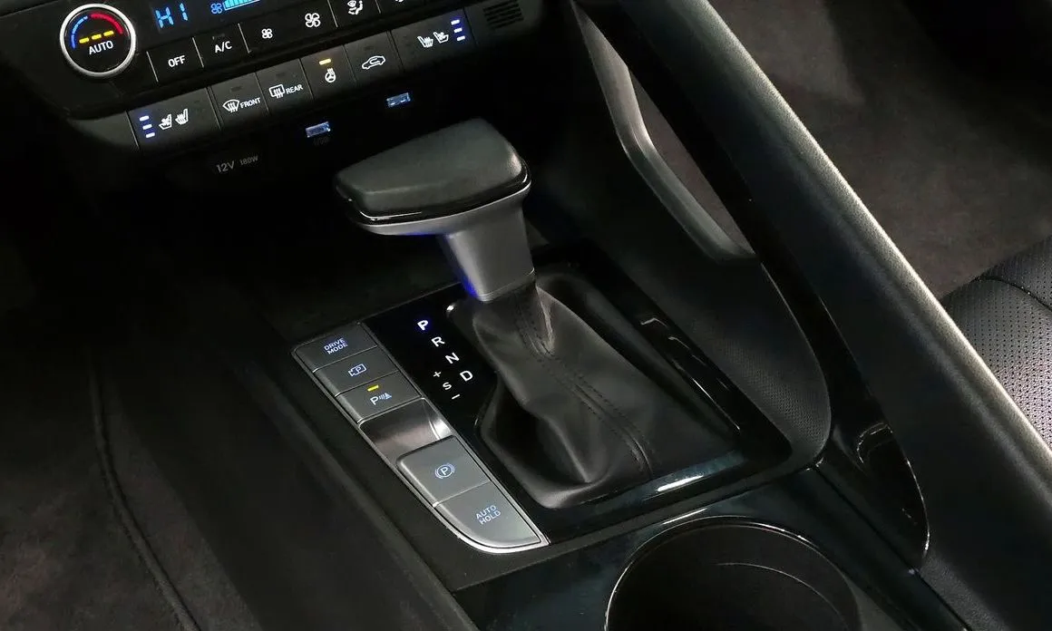 Hyundai AVANTE — фото 2