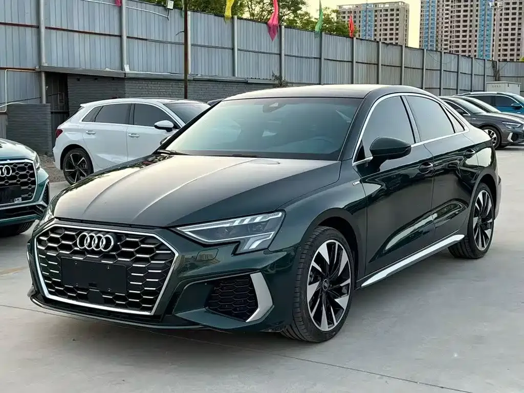 Audi A3 — фото 1
