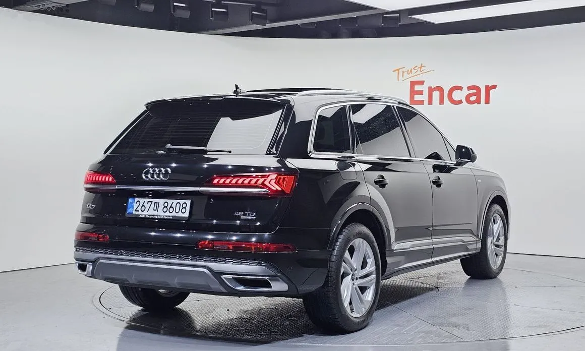 Audi Q7 — фото 5