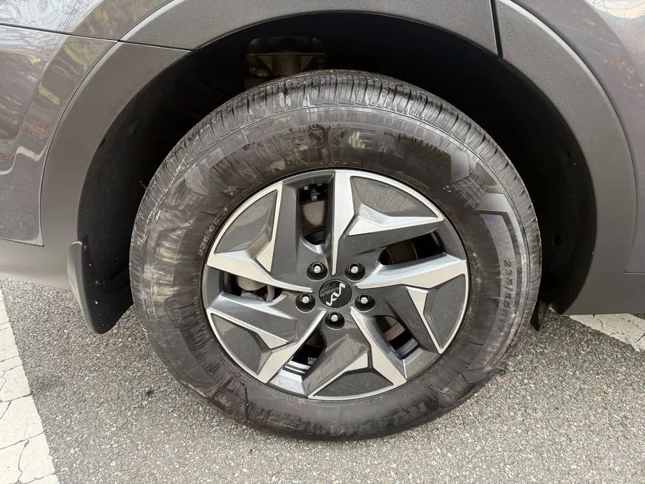 Kia Sorento — фото 7