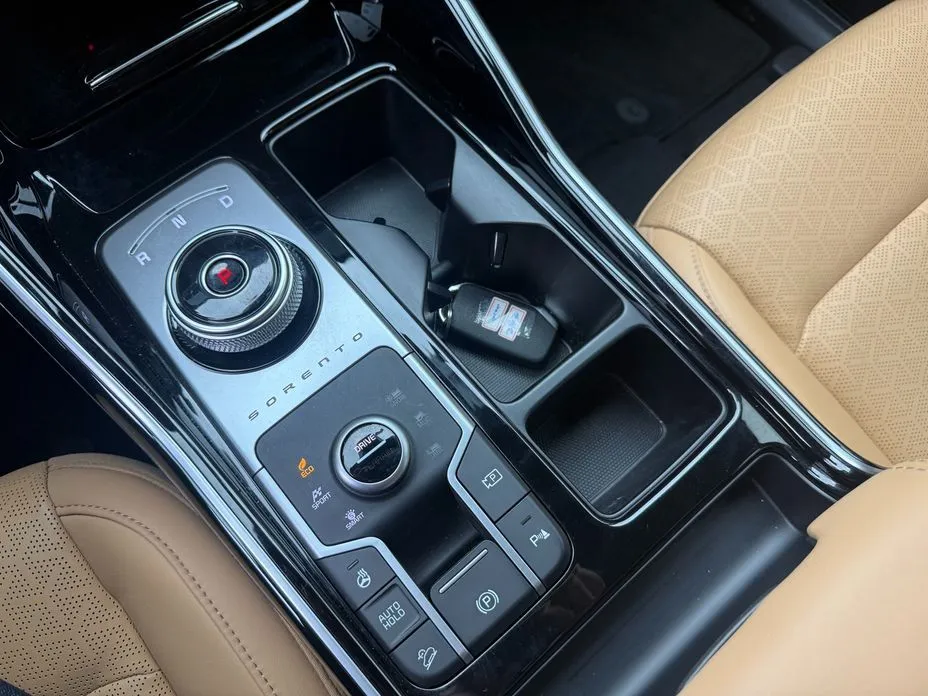 Kia Sorento — фото 10