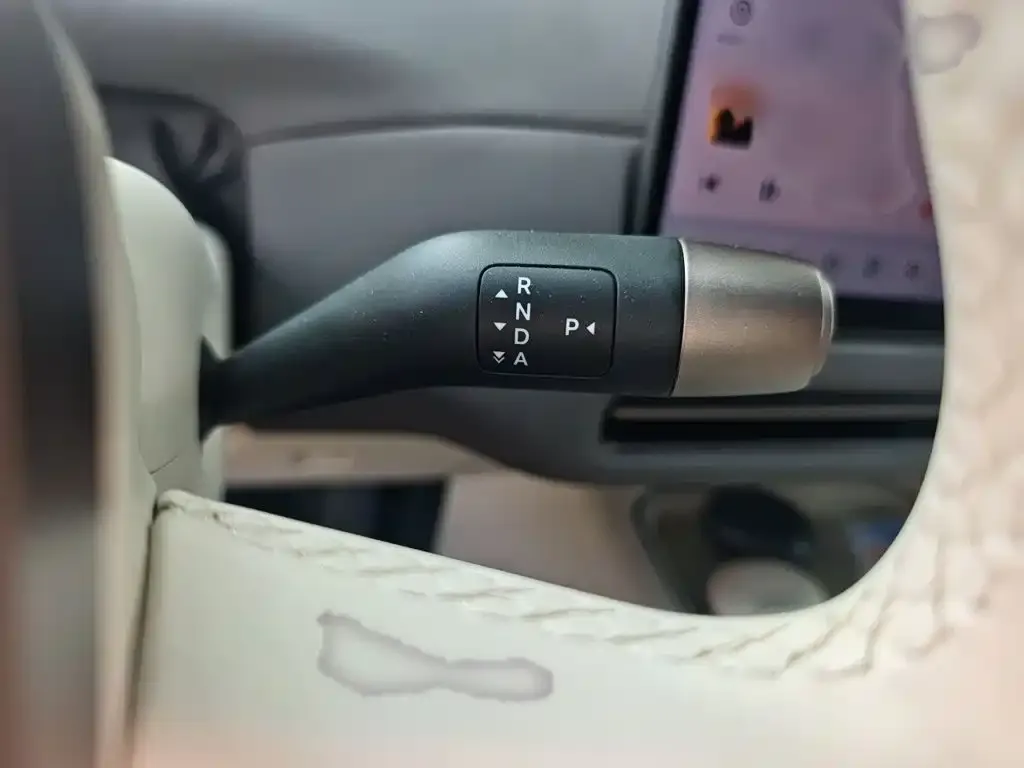 Li Auto i6 — фото 2
