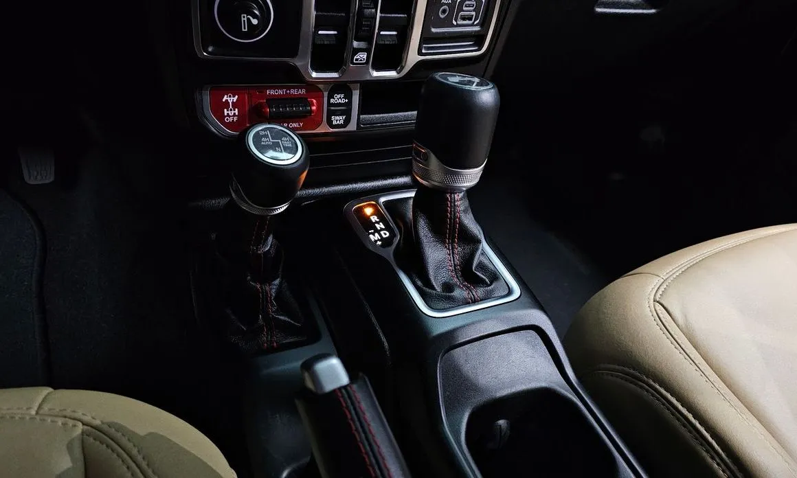 Jeep Wrangler — фото 6