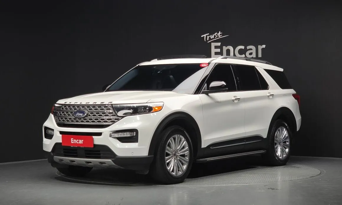 Ford Explorer — фото 1