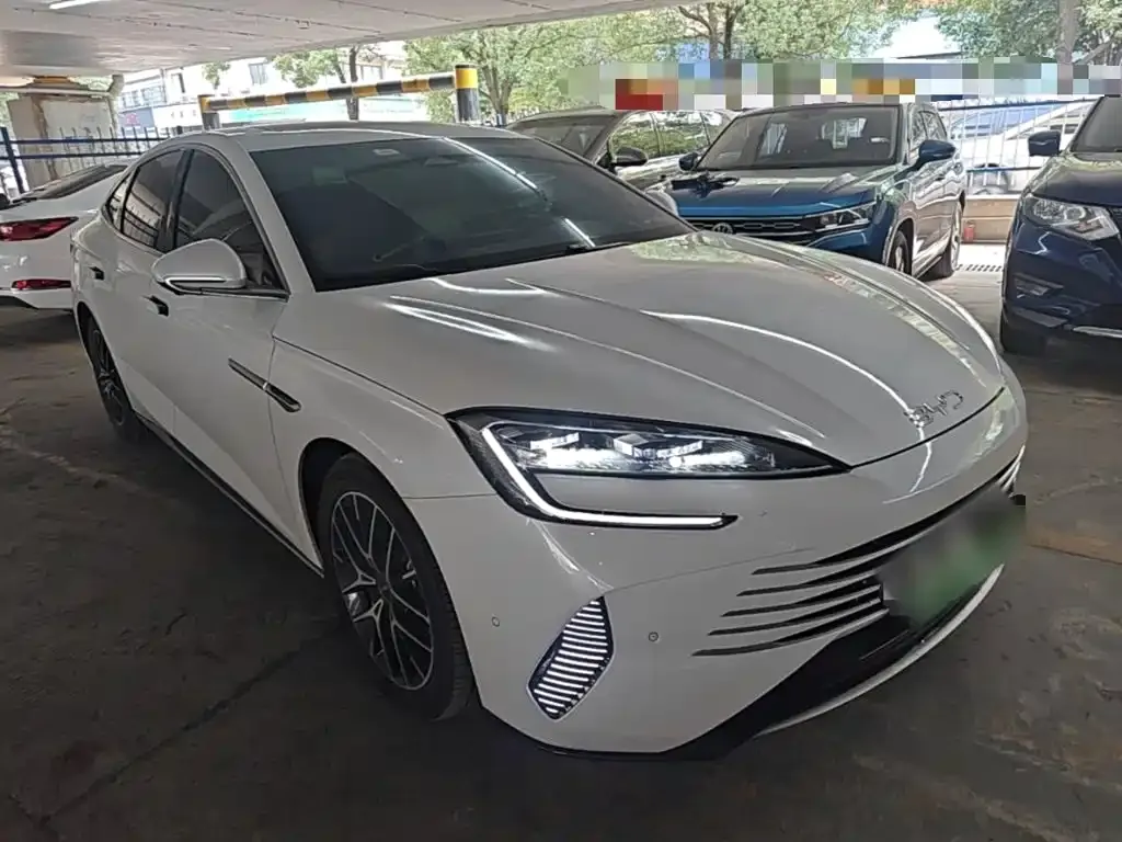 BYD Seal — фото 5