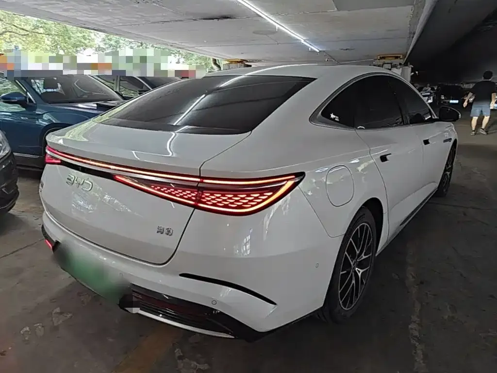 BYD Seal — фото 9