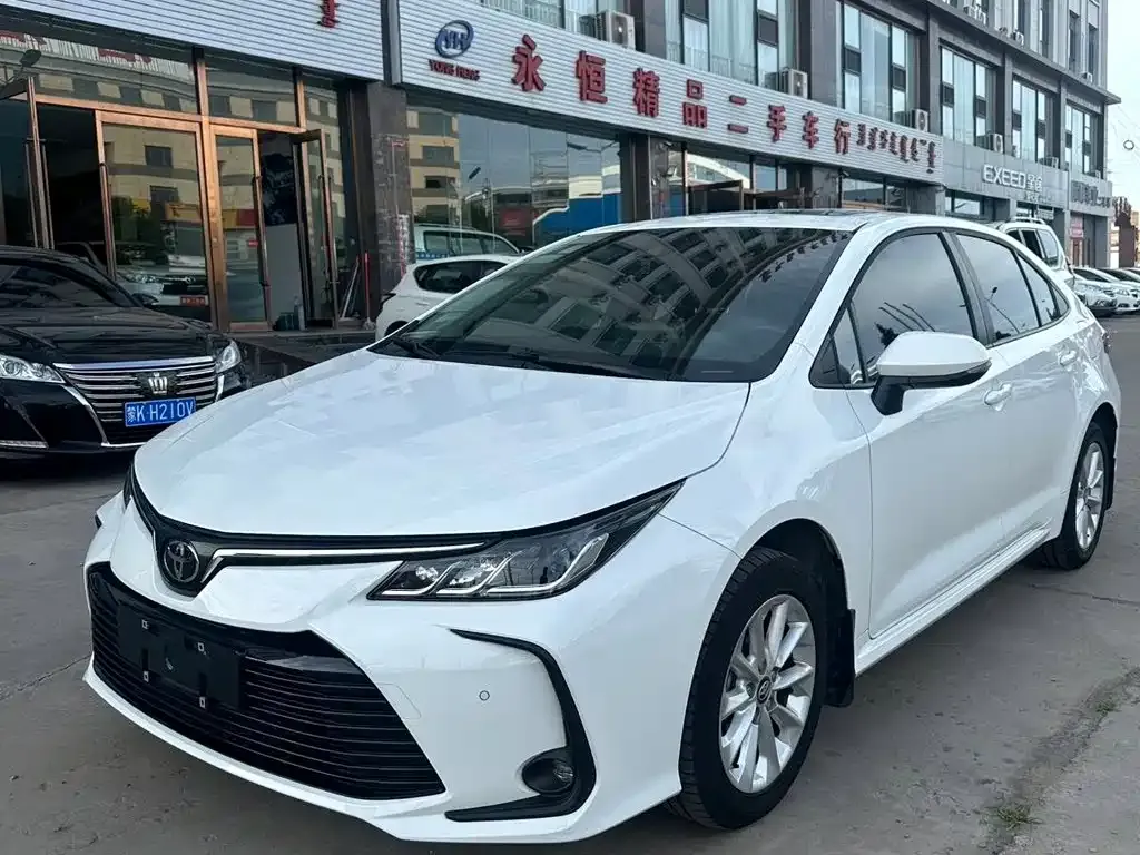 Toyota Corolla — фото 7