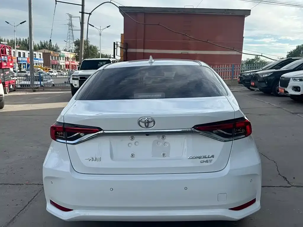 Toyota Corolla — фото 6