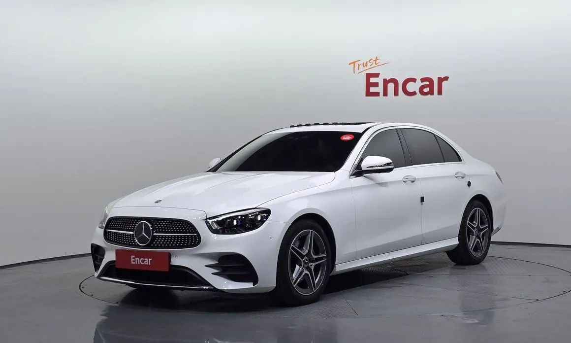 Mercedes-Benz E-Class — фото 1