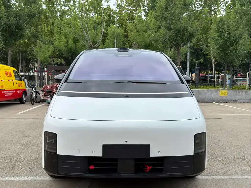 Li Auto MEGA — фото 1