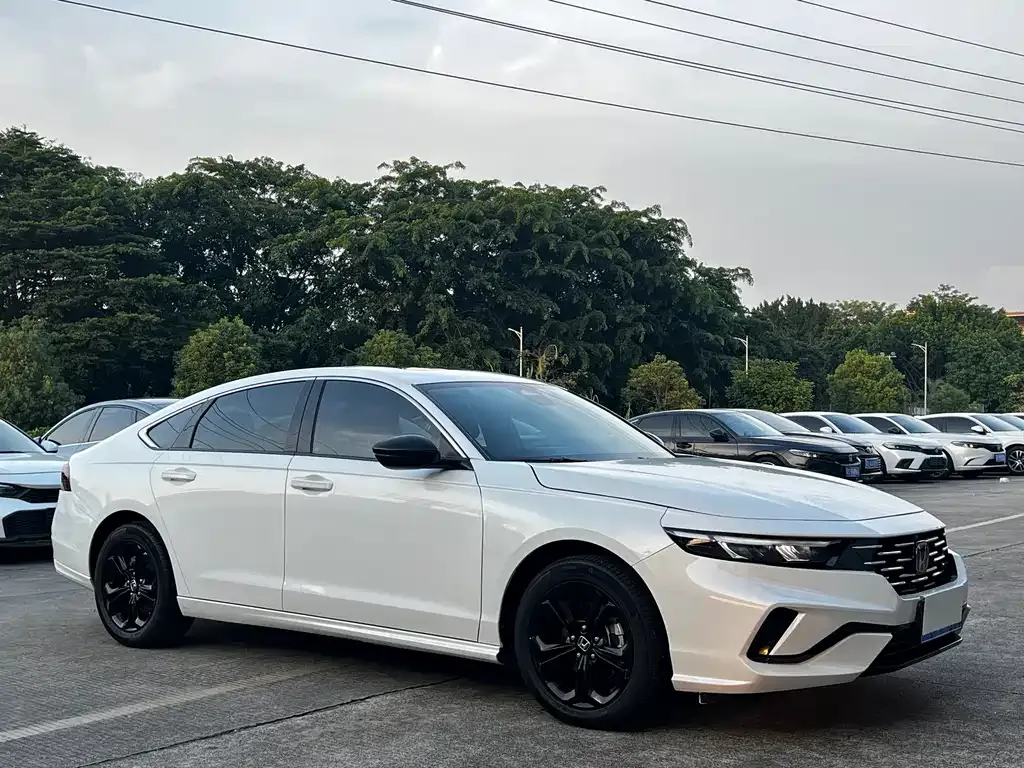 Honda Accord — фото 7