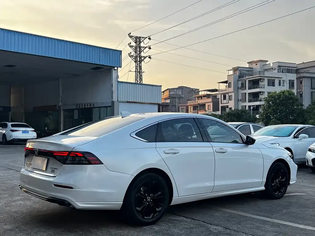 Honda Accord — фото 6