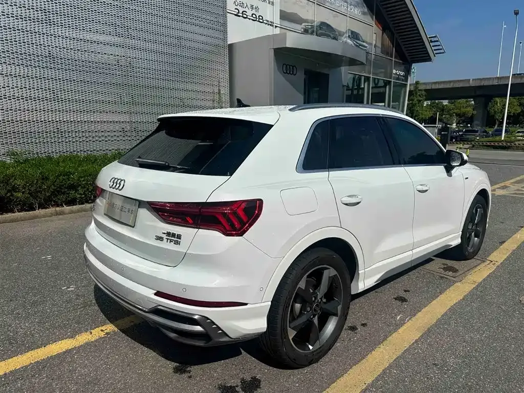 Audi Q3 — фото 5