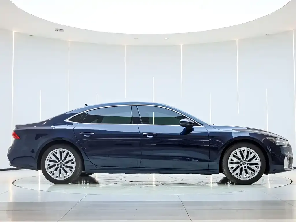 Audi A7L — фото 9