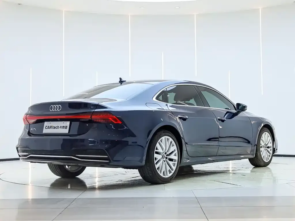 Audi A7L — фото 6
