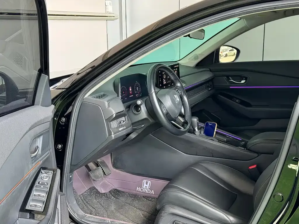 Honda Accord — фото 10