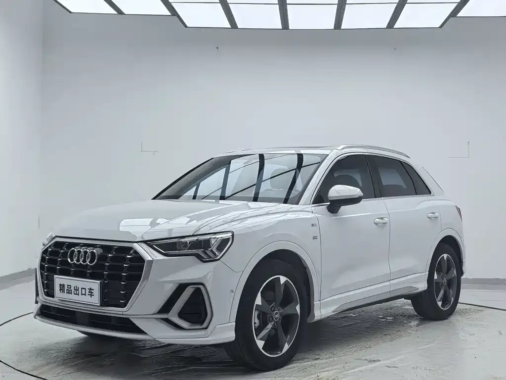 Audi Q3 — фото 1