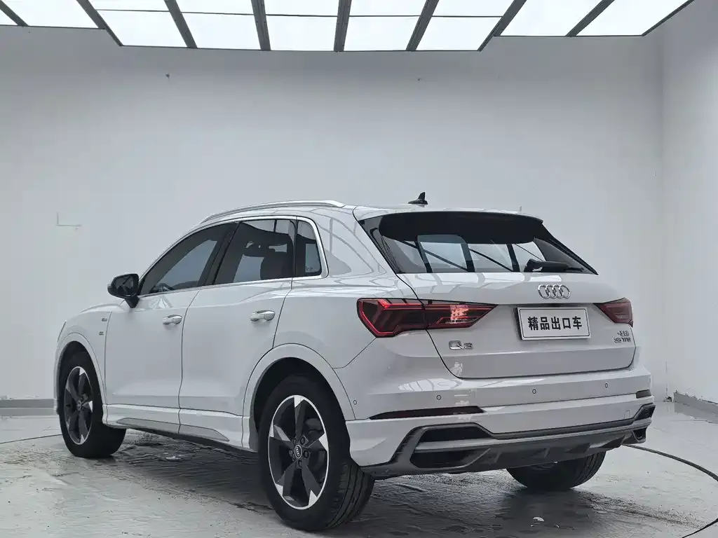 Audi Q3 — фото 9