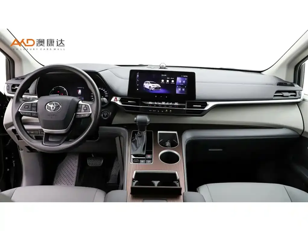 Toyota Granvia — фото 10