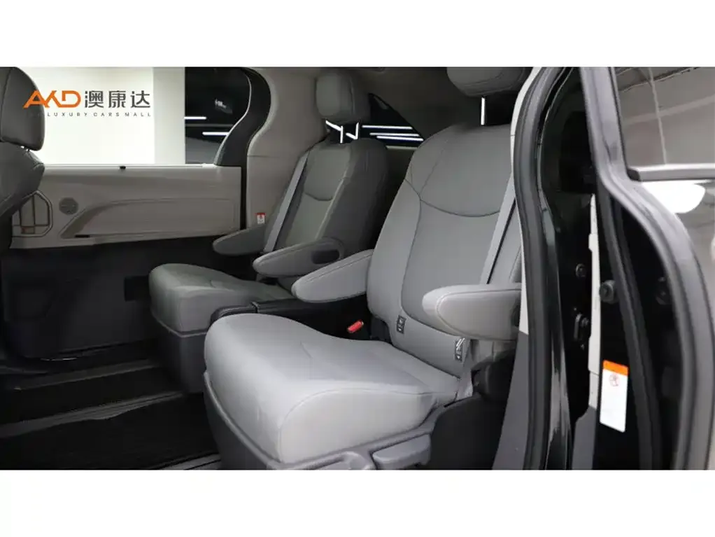 Toyota Granvia — фото 4