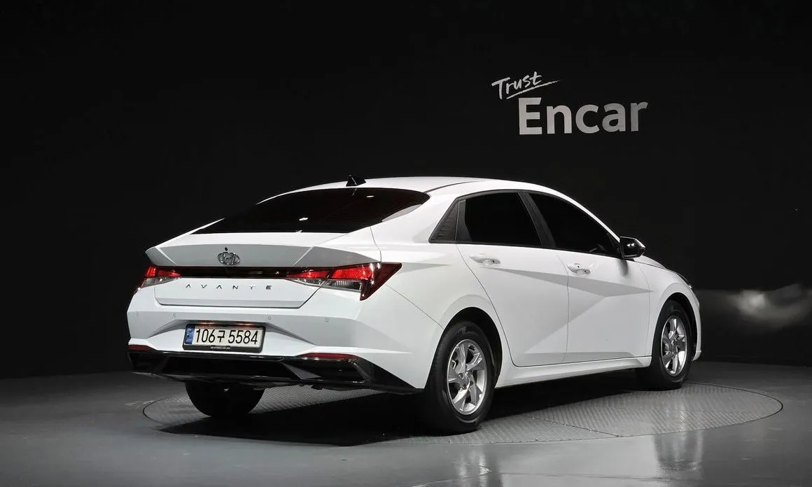 Hyundai AVANTE — фото 3