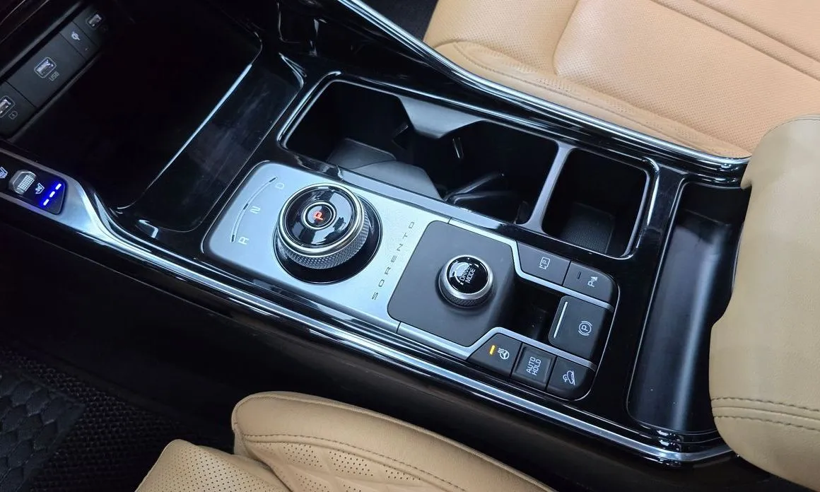 Kia Sorento — фото 6