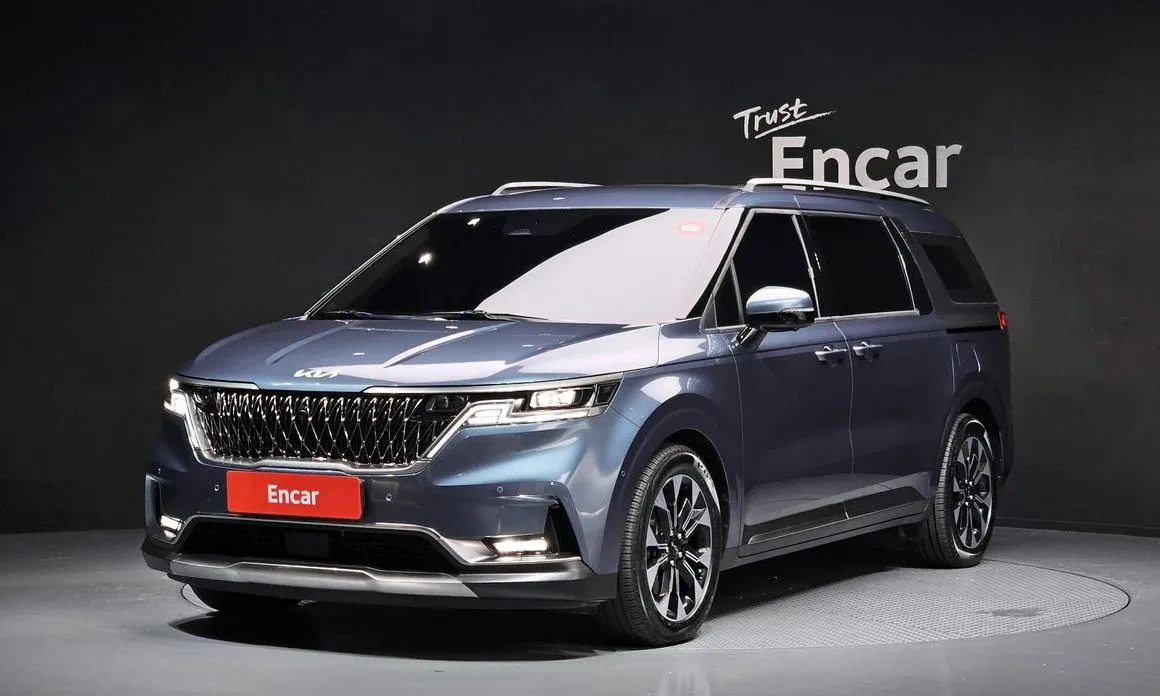 Kia Carnival — фото 1