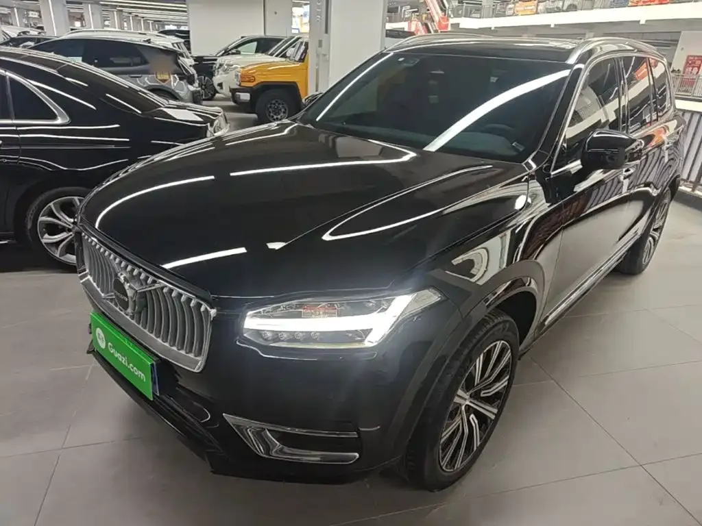 Volvo XC90 — фото 1