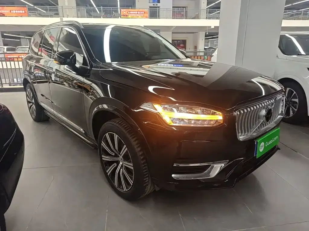 Volvo XC90 — фото 9