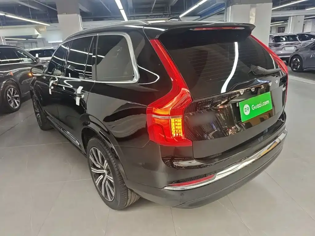 Volvo XC90 — фото 10