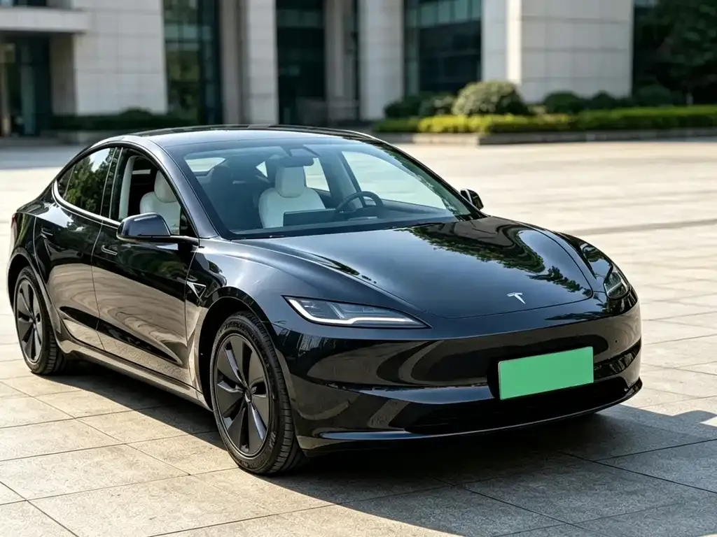 Tesla Model 3 — фото 4