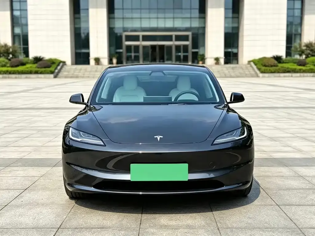 Tesla Model 3 — фото 2
