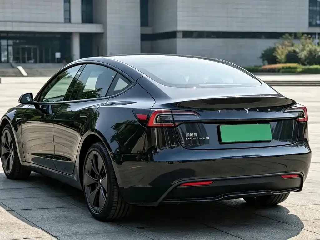 Tesla Model 3 — фото 6