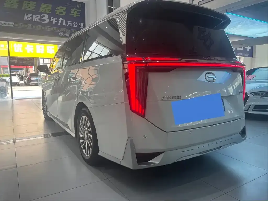 GAC Motor Trumpchi M8 — фото 10