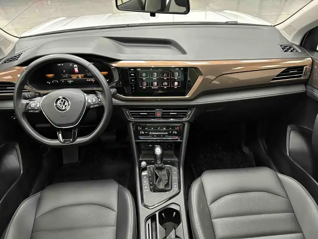 Volkswagen Tharu — фото 3