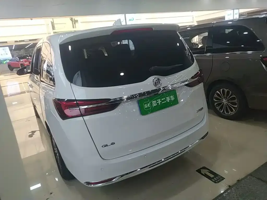 Buick GL8 — фото 4