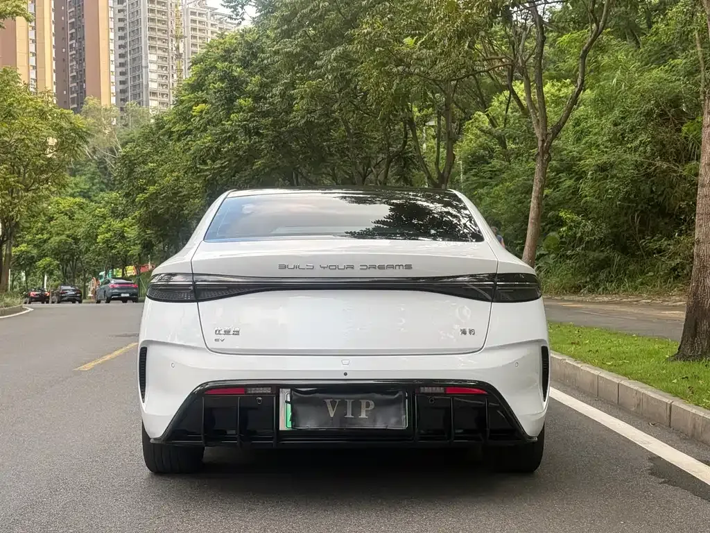 BYD Seal — фото 3
