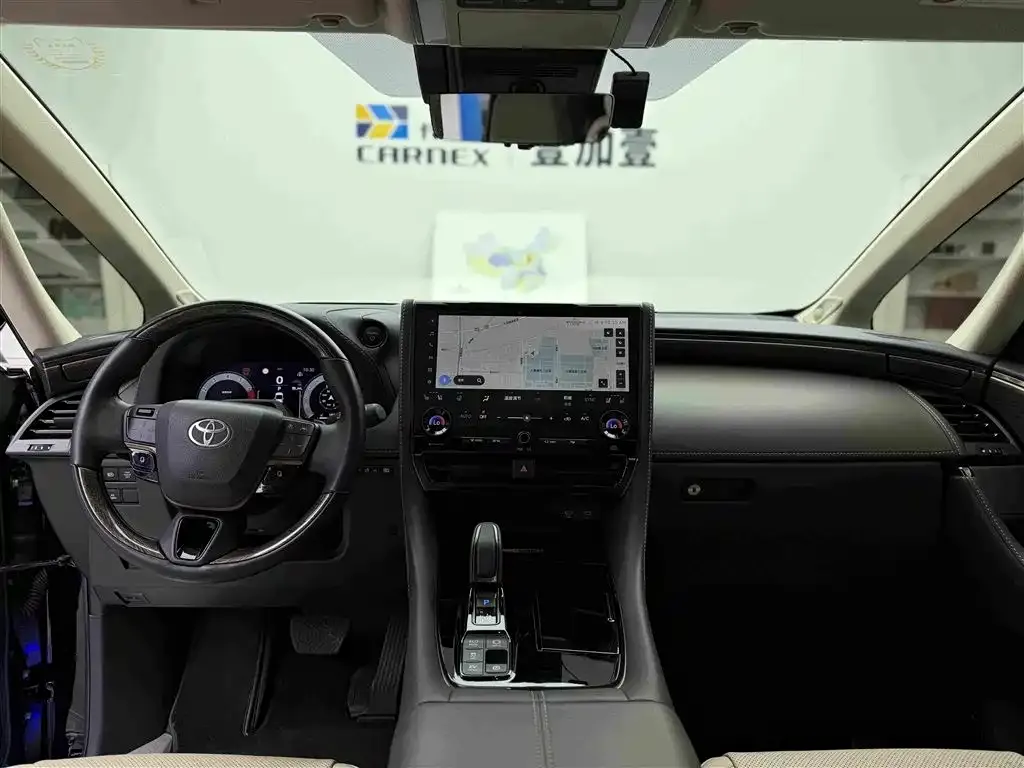 Toyota Alphard — фото 7