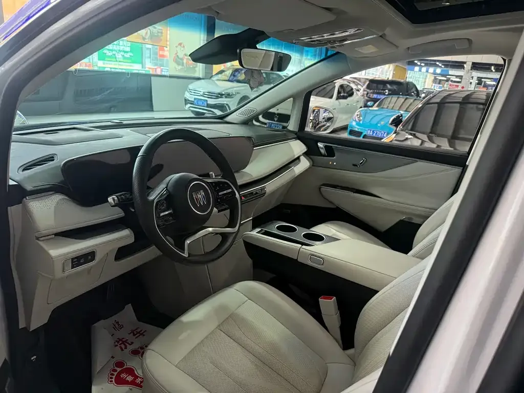 Buick GL8 Hybrid — фото 3